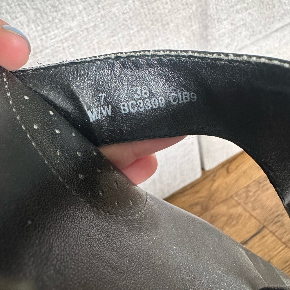 b.o.c. Black Sandals Casual Comfort - Picture 4 of 5